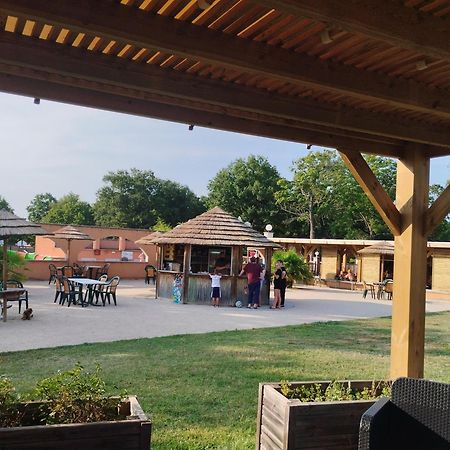 Camping Domaine De Senaud Albon Exterior foto