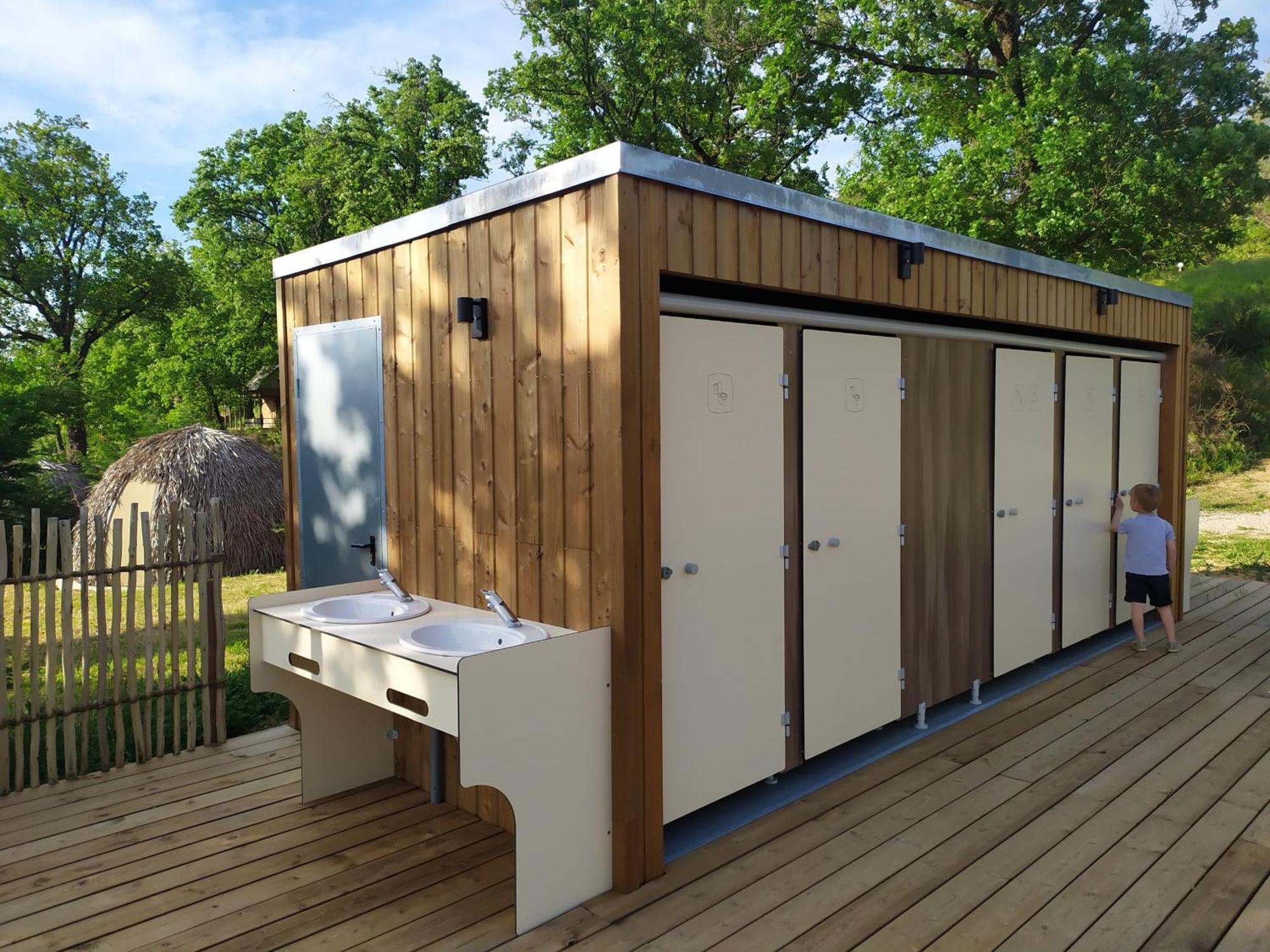 Camping Domaine De Senaud Albon Exterior foto