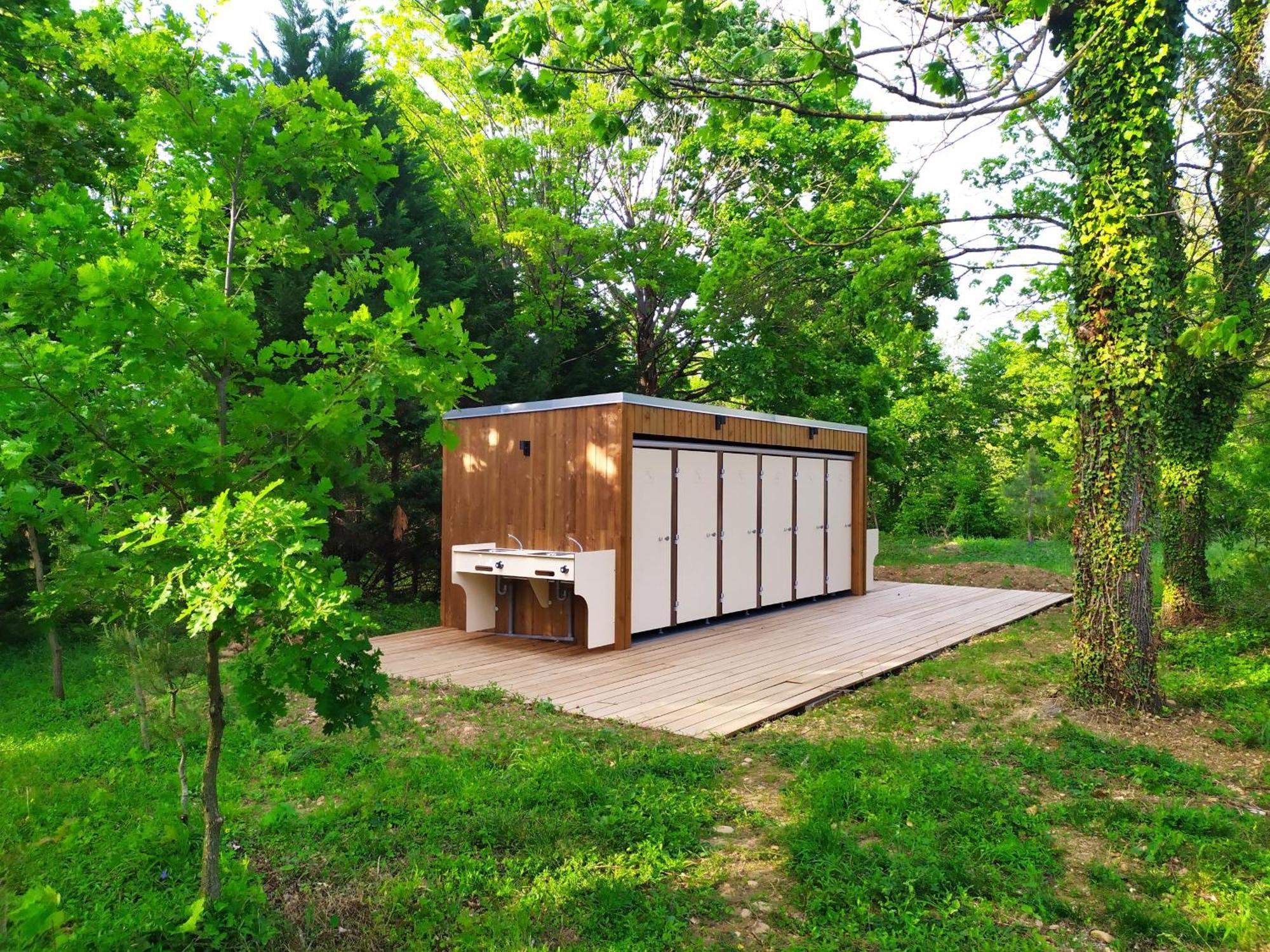 Camping Domaine De Senaud Albon Exterior foto